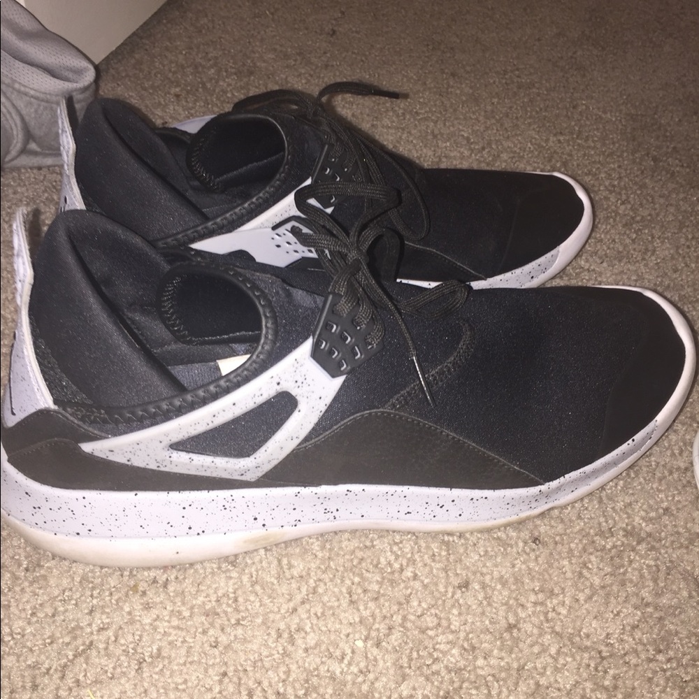 Jordan Low Trainers